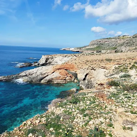 Апартаменты Zioncourt Away From Mqabba