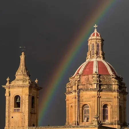 Апартаменты Zioncourt Away From Mqabba